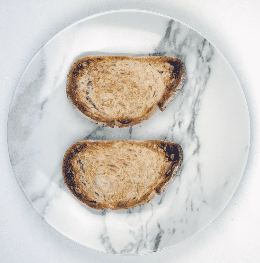 Bacon, brie and cranberry sarnie. What a recipe. A little indulgent I'll give you but once in a while this is a must in our house. Bacon, brie and cranberry jam. What more do you need? Yum Yum!! | https:theyumyumclub.com