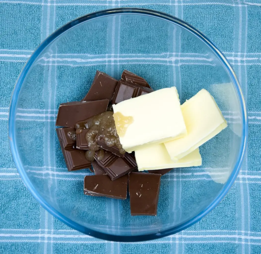 ingredients for chocolate cornflake cakes