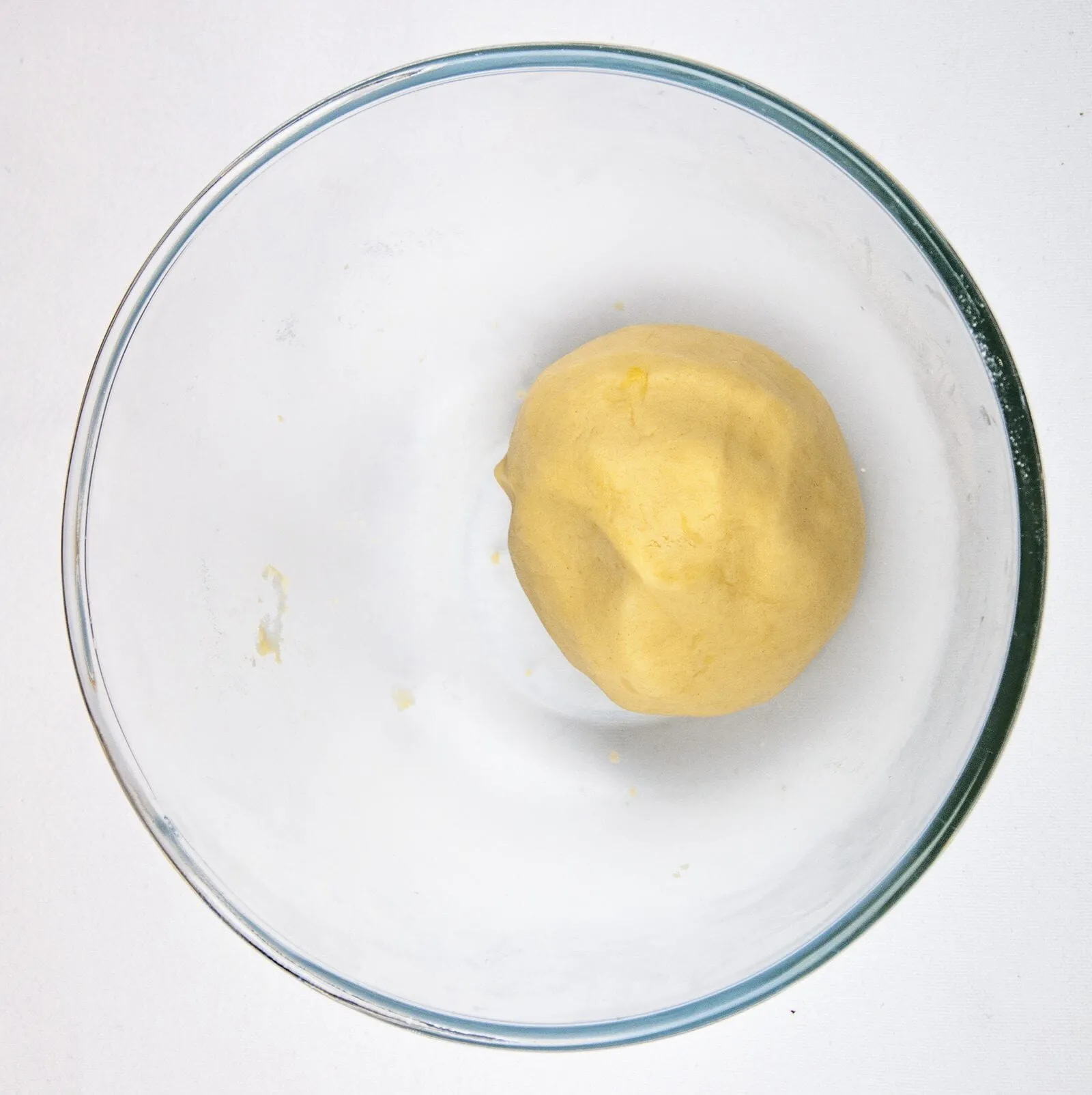 Lemon meringue pie! What a classic. Lovely sweet meringue, zesty sharp lemon, and a melt in the mouth pastry. Yummy! | https://theyumyumclub.com