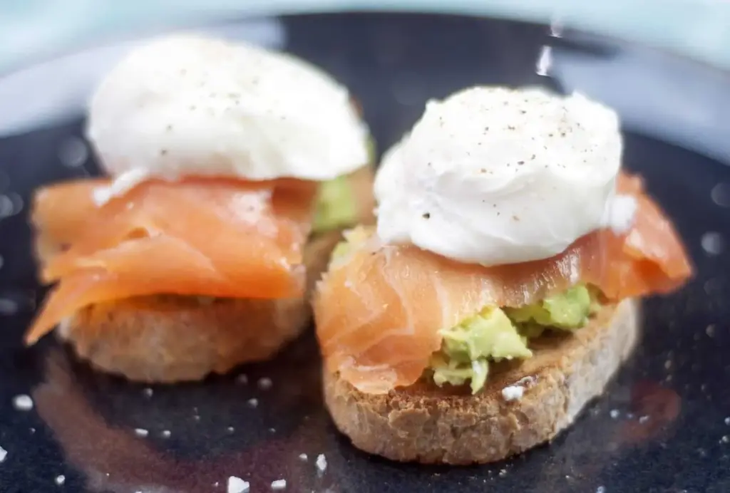 Poached egg, smoked salmon and avocado