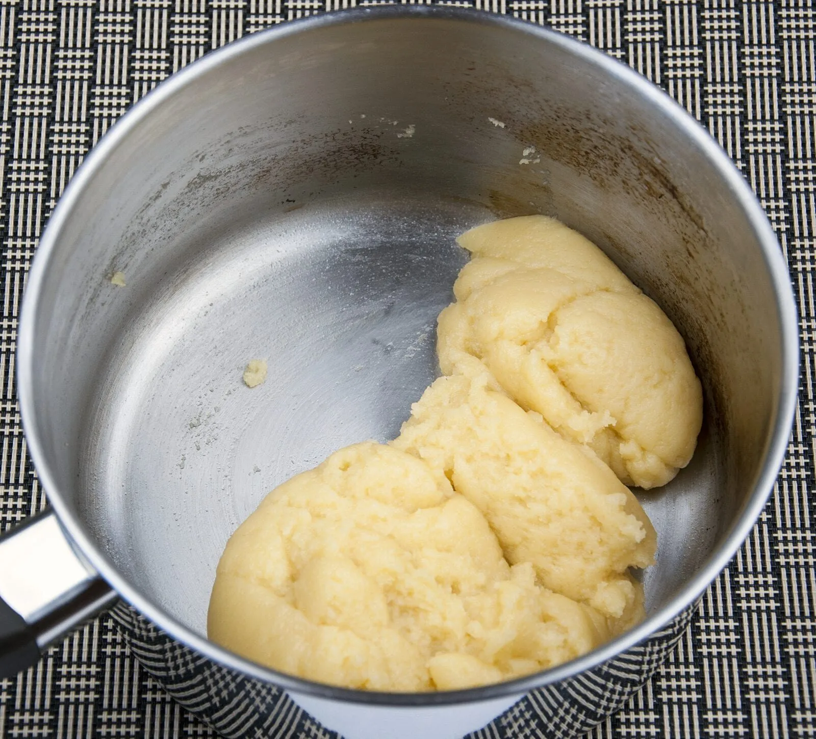 Profiteroles Recipe - How to make the finest profiteroles. Simple and easy. YOU can make them today. Choux buns, cream and chocolate! YUM! | https://theyumyumclub.com