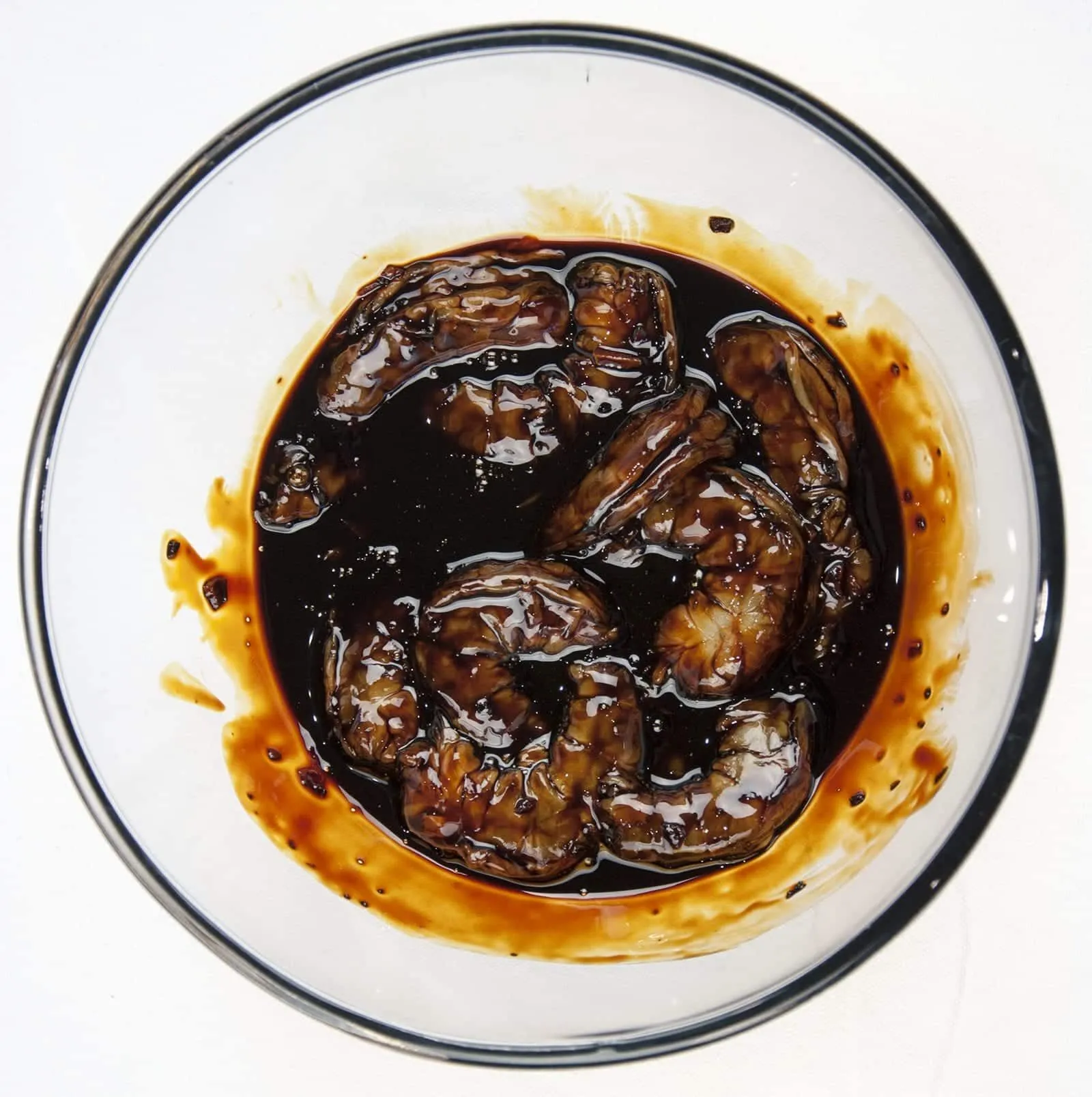 How to make teriyaki tiger prawns. What can be more Japanese? Serve them in a fresh crunchy lettuce wrap and you have one fab healthy, low carb recipe. Yum! | https://theyumyumclub.com
