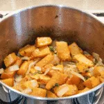 Butternut squash soup. Coming home from the cold? Want something to warm you up? The perfect winter warmer recipe. How to make butternut squash soup. Yum! | theyumyumclub.com