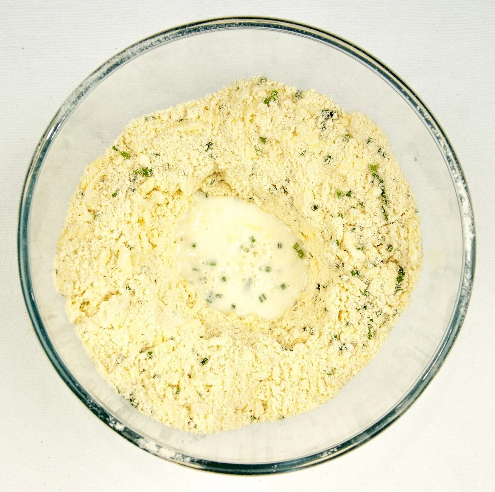 Cheese and chive scones. I love these savoury beauties. Serve with just a good helping of butter, or use as croutons with some wonderful warming soup. Yum! | theyumyumclub.com