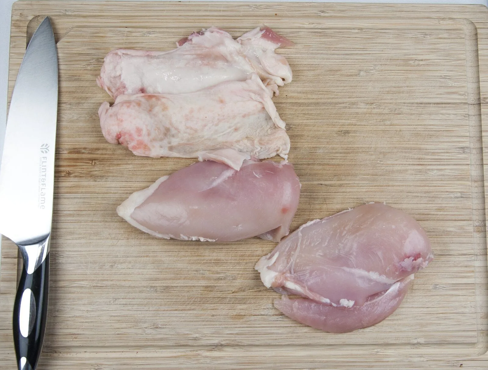 Succulent mushroom duxelle stuffed chicken breast. Pan-fried in a skillet and finished off in the oven. A wonderful, tasty and healthy chicken recipe. Yum! | theyumyumclub.com