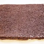Christmas is here and it's time to start baking. How about a Yule Log? Festive chocolate bliss & the kids can help! I'll show you how with this easy recipe. | theyumyumclub.com