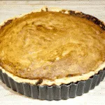 Have a savoury palate but still love puddings? Try this alternative to traditional marzipan Bakewell tart. The great taste of peanut butter, in a tart! Yum! | theyumyumclub.com