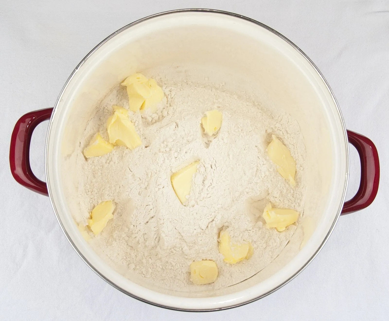 Ever wondered how to make brioche buns? Well, it's far easier than you think. Come on, I'll help. You'll have bun in the oven in no time! Yum!! | theyumyumclub.com
