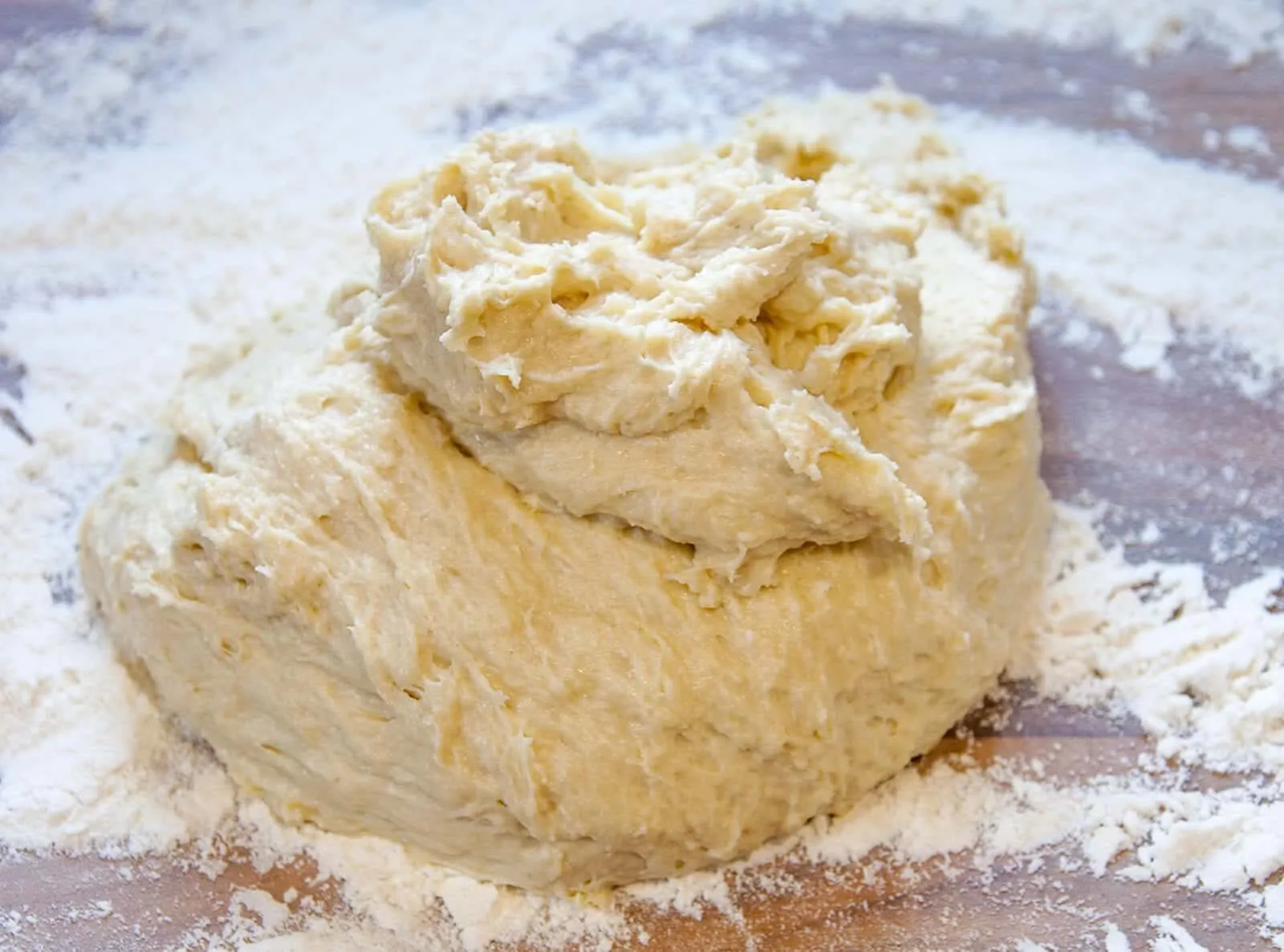 Ever wondered how to make brioche buns? Well, it's far easier than you think. Come on, I'll help. You'll have bun in the oven in no time! Yum!! | theyumyumclub.com