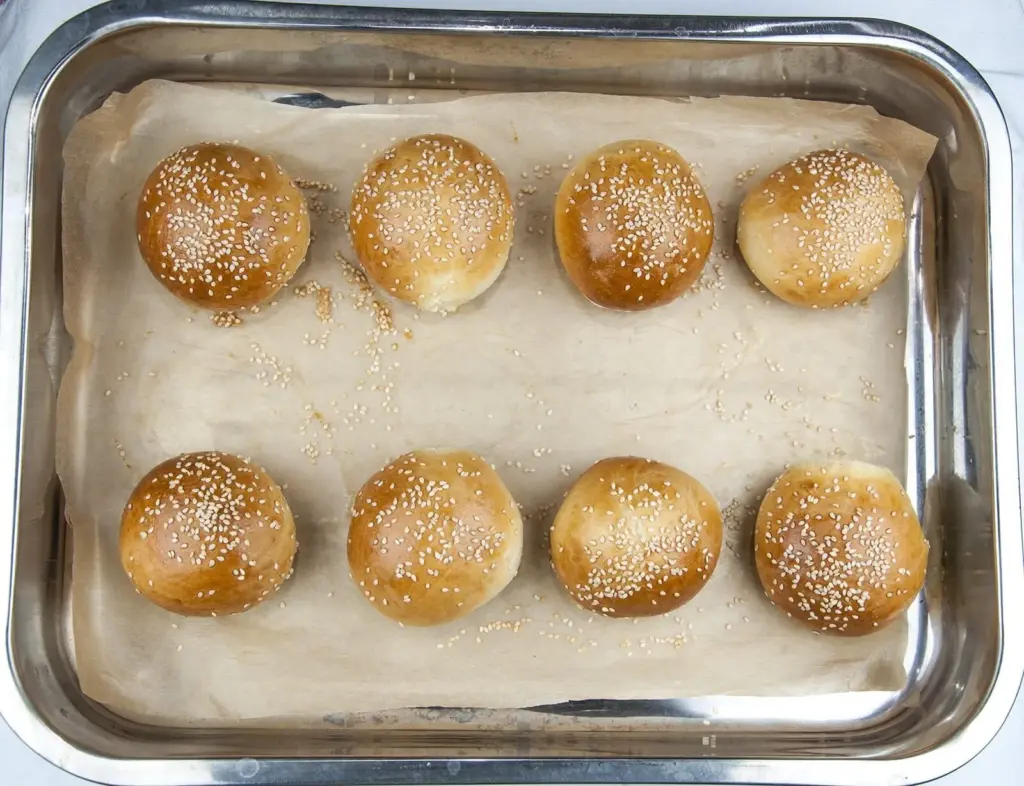 Ever wondered how to make brioche buns? Well, it's far easier than you think. Come on, I'll help. You'll have bun in the oven in no time! Yum!! | theyumyumclub.com