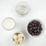Cherry and chia seed smoothie. Made with almond milk. You can't get much healthier. Start the day the detox way. Try this and many other wonderful smoothies. | theyumyumclub.com