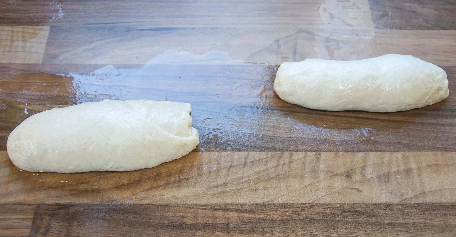 Nothing's better than the smell of freshly baked bread first thing. Ok, you have to get up early but it's worth it ????. Freshly baked French baguettes. Yum! | theyumyumclub.com