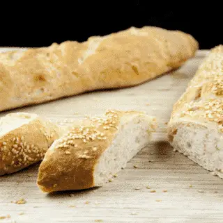 Nothing's better than the smell of freshly baked bread first thing. Ok, you have to get up early but it's worth it ????. Freshly baked French baguettes. Yum! | theyumyumclub.com
