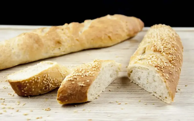 Nothing's better than the smell of freshly baked bread first thing. Ok, you have to get up early but it's worth it ????. Freshly baked French baguettes. Yum! | theyumyumclub.com