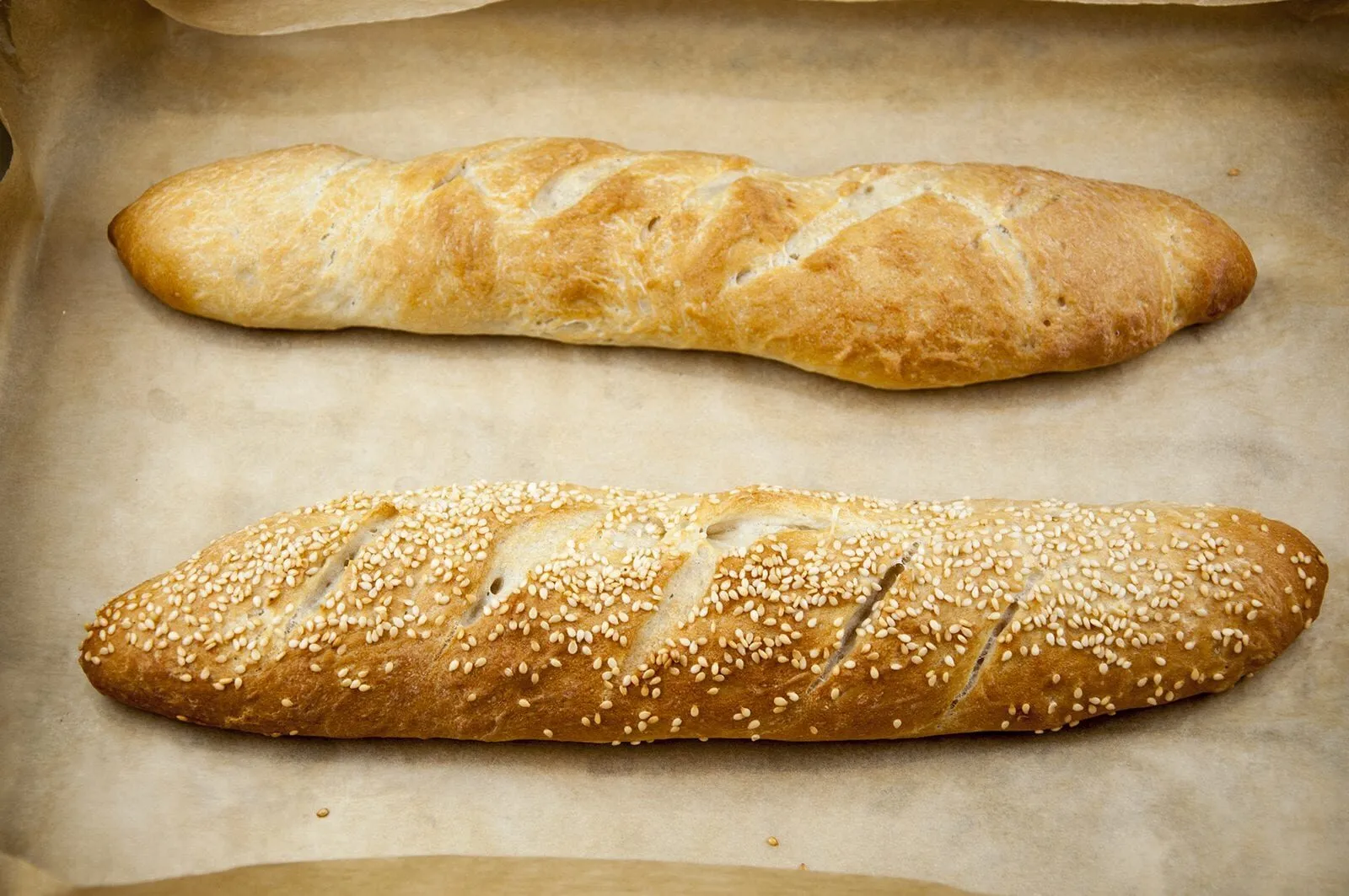 Nothing's better than the smell of freshly baked bread first thing. Ok, you have to get up early but it's worth it ????. Freshly baked French baguettes. Yum! | theyumyumclub.com