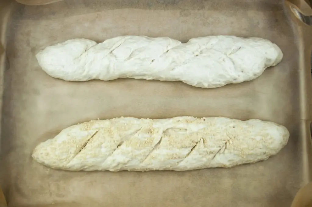 Nothing's better than the smell of freshly baked bread first thing. Ok, you have to get up early but it's worth it ????. Freshly baked French baguettes. Yum! | theyumyumclub.com