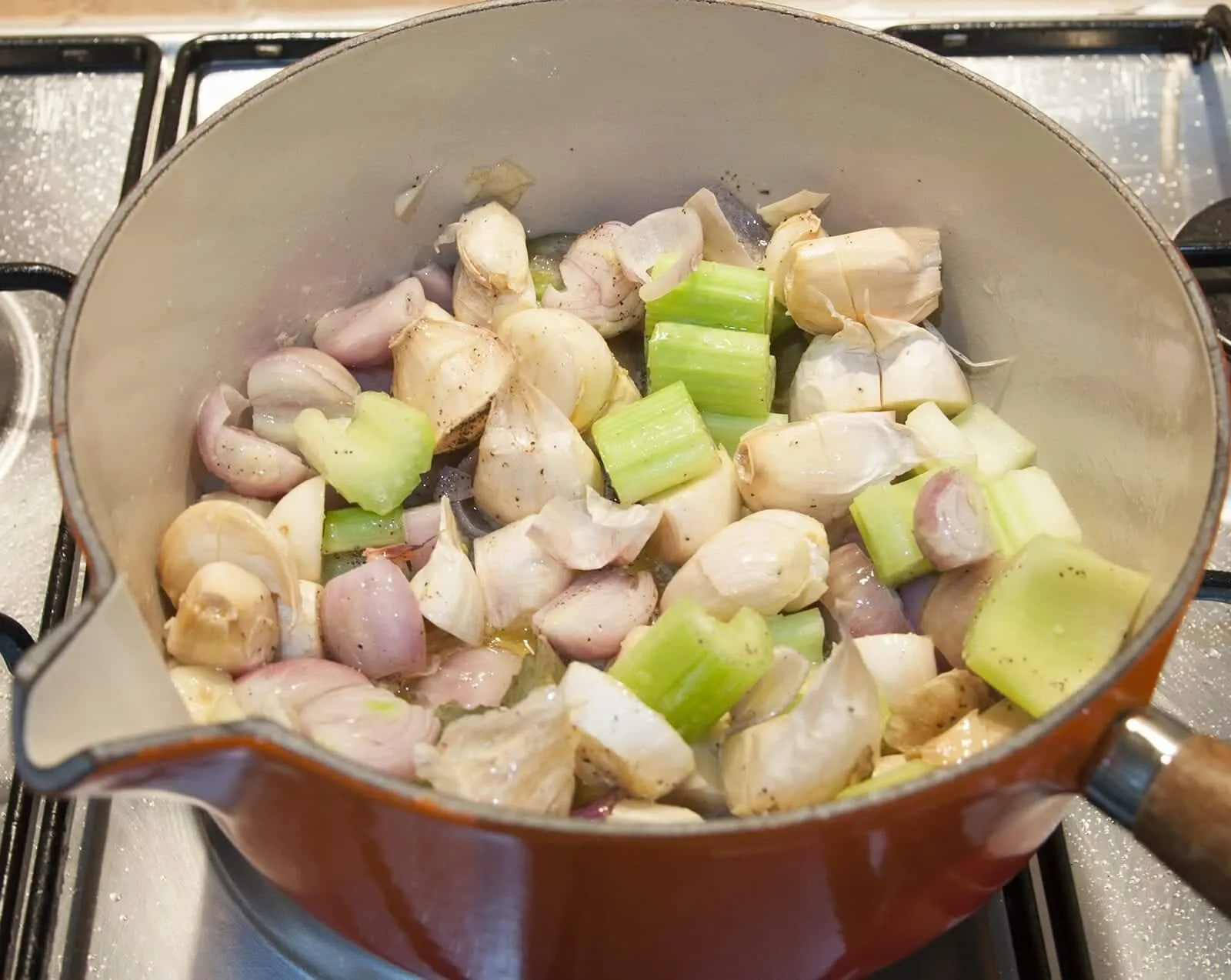 Cream of garlic and onion soup. How much more French can you get? Just remember, if you're planning on kissing after dinner you'll need to share...???? Yum! | theyumyumclub.com