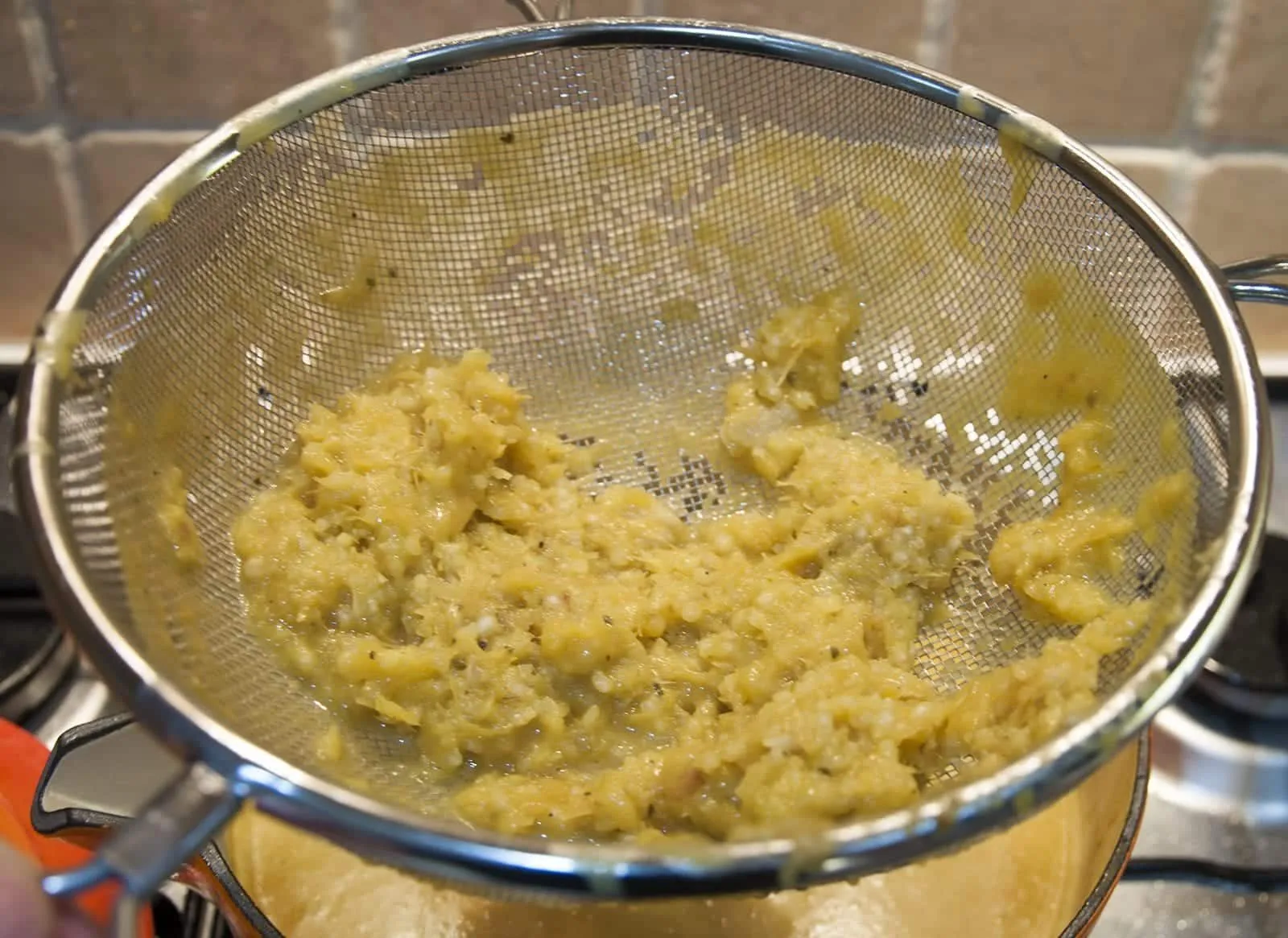 Cream of garlic and onion soup. How much more French can you get? Just remember, if you're planning on kissing after dinner you'll need to share...???? Yum! | theyumyumclub.com