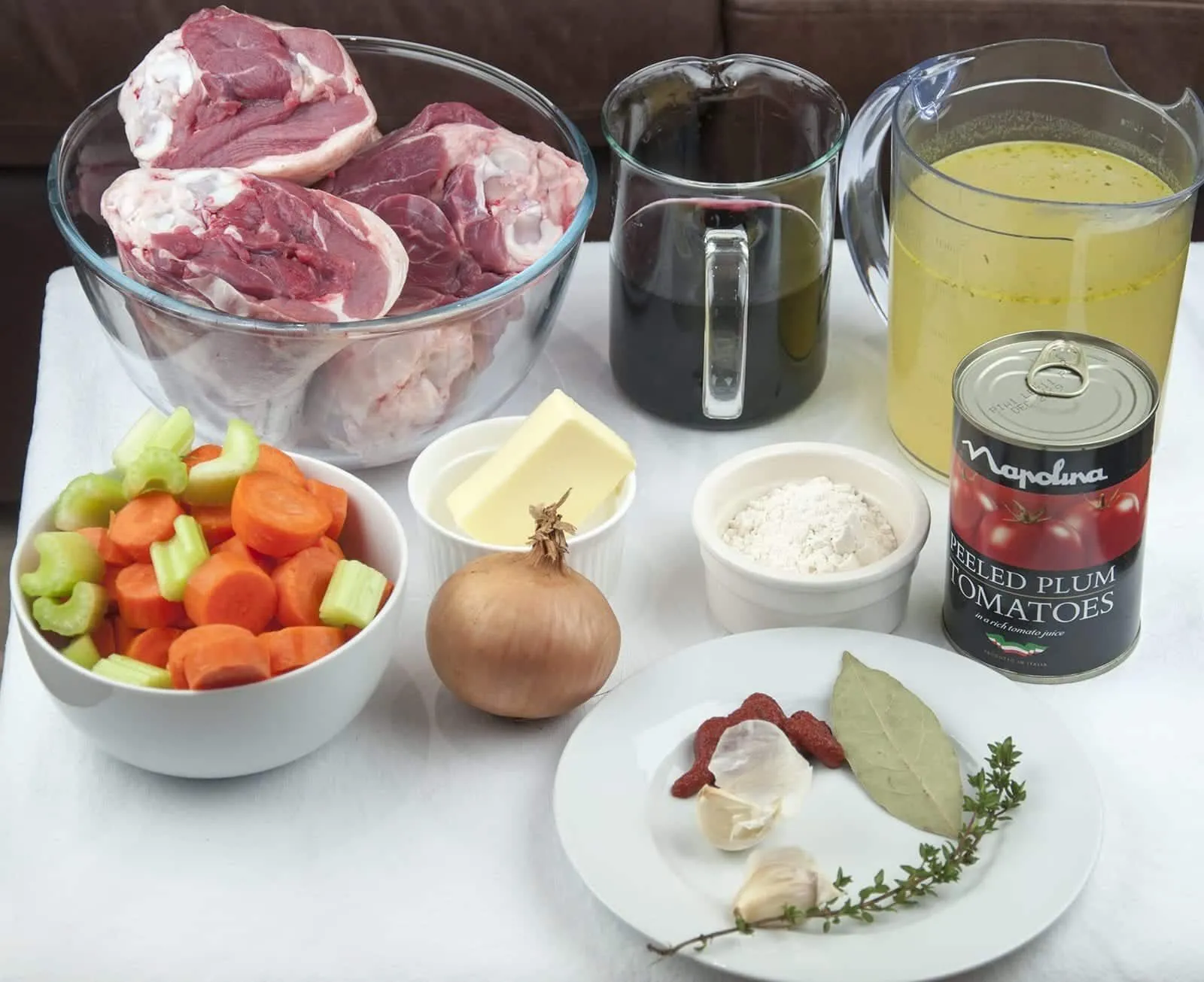 Pot roasted lamb shanks. Need I say more...? Surely the best cut of lamb there is. Slow roast in red wine and seasonal vegetables. Pure culinary bliss. Yum!