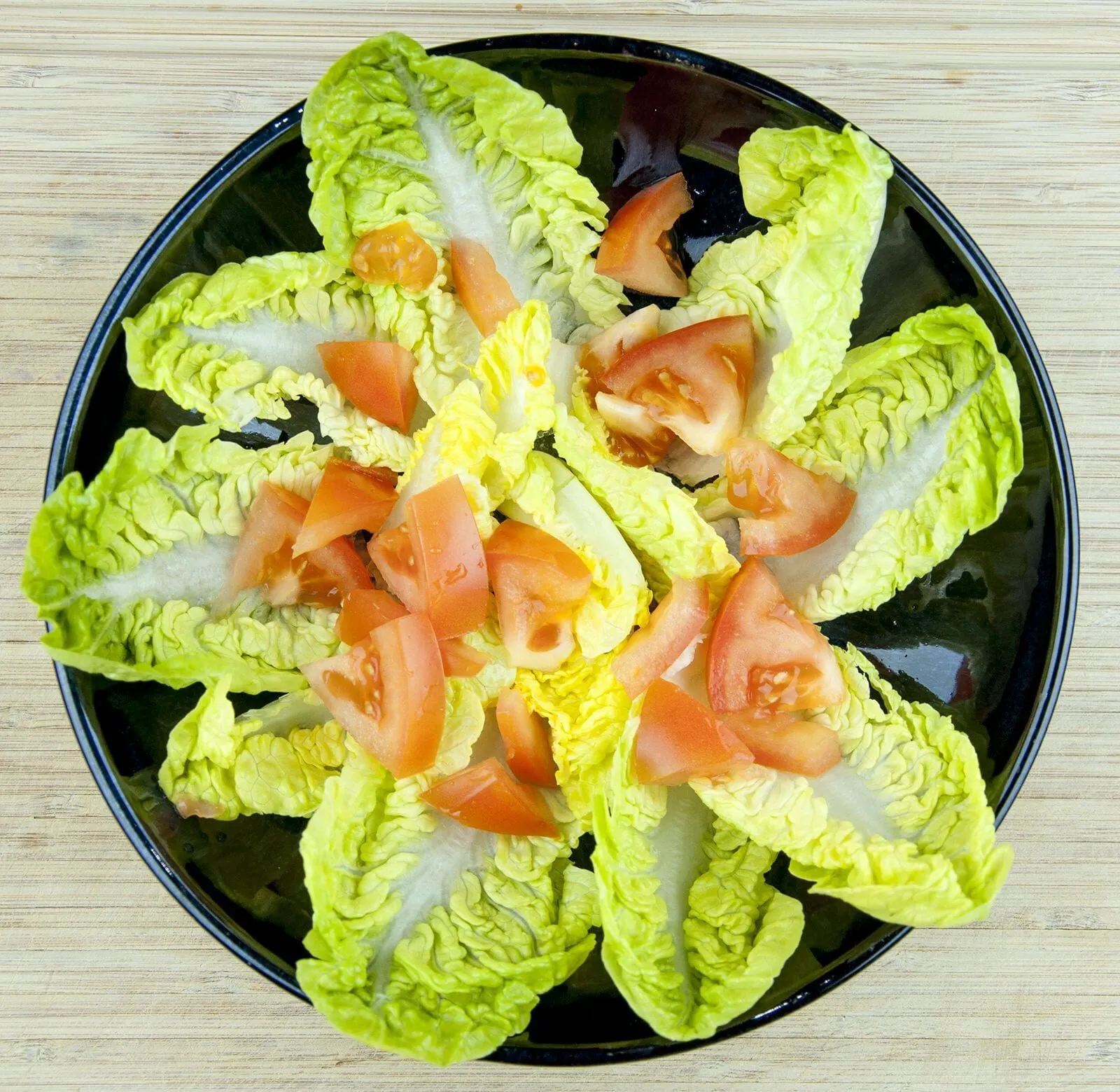 This is an amazing hot prawn salad. So tasty and so yummy. Yes, there's a touch of cheese and slaw but combined with the prawns, chilli and garlic! Wow!! | theyumyumclub.com