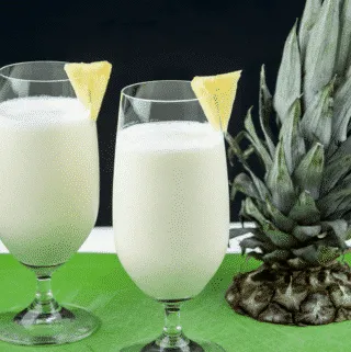 Start your day with the perfect pineapple smoothie. Just 3 ingredients! Pineapple, vanilla yoghurt, and ice. Simple. Zero fat and only 274 calories! Yum!! theyumyumclub.com