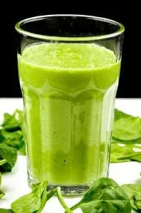 The Green Goddess is the ultimate green smoothie. Fresh green apple, avocado, spinach and cucumber. What a refreshing start to the day. Fantastic and yummy! | theyumyumclub.com