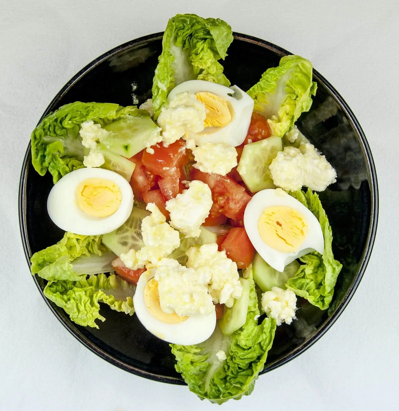 This is a fantastic smoked salmon and feta salad. The feta and the smokiness od the salmon really work. A touch of Greece in your own home Yum!