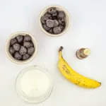 Look at this wonderful cherry and banana smoothie. Just 4 ingredients! Cherry, banana, milk, and a touch of vanilla essence. 1% fat and only 324 calories! Yum! | theyumyumclub.com