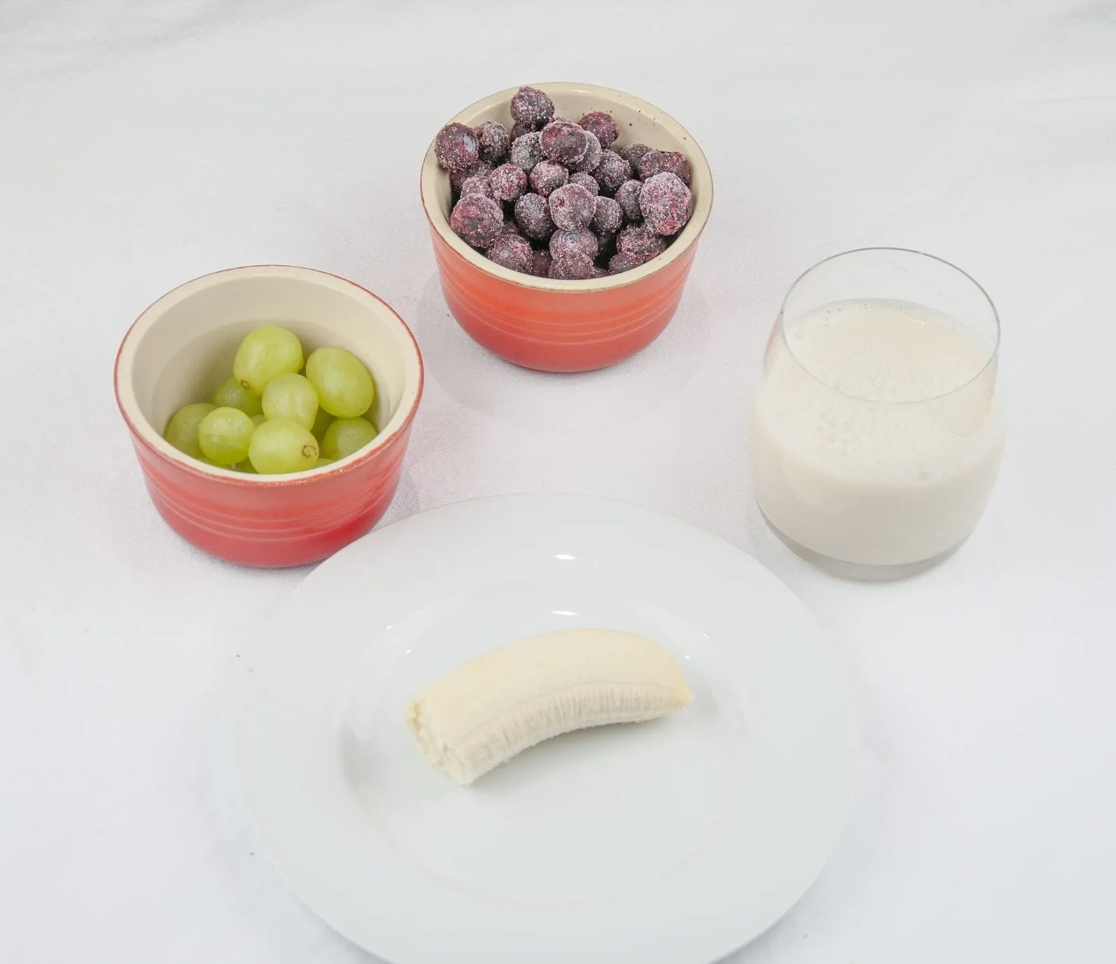This Blueberry Beauty is a wonderful and healthy smoothie. Just 4 ingredients. Blueberries, grapes banana, and almond milk. 1% fat and only 193 calories! Yum!