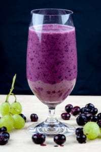 This Blueberry Beauty is a wonderful and healthy smoothie. Just 4 ingredients. Blueberries, grapes banana, and almond milk. 1% fat and only 193 calories! Yum!