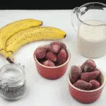 Strawberry and chia seed smoothie. Nutritious, healthy, low-calorie and cholesterol free. This vegan friendly smoothie has it all. A great start to the day!! | theyumyumclub.com