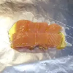Steamed salmon in white wine. A touch of dill too. A wonderfully healthy recipe and great for lunch or dinner. 10 minutes cooking and you're done. Yum! | theyumyumclub.com