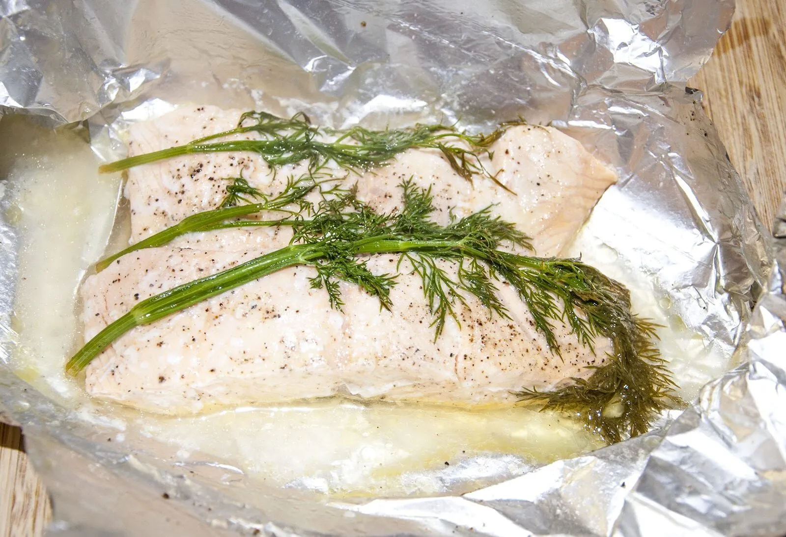 Steamed Salmon in White Wine
