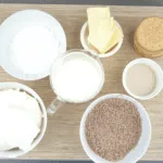 Baileys and chocolate cheesecake. I could go on but why? It's Baileys Irish Cream, cream cheese, and chocolate. I think that's enough. Yum!! ???? | theyumyumclub.com