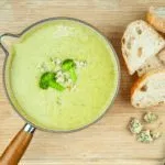 Classic broccoli and stilton soup. This is such a yummy soup recipe and so tasty. Healthy as well with all those veggies and a hint of creamy stilton. Yum! | theyumyumclub.com