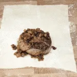 This individual beef wellington recipe is a yummy treat for one or more. Beef tenderloin, rich duxelle, and flakey puff pastry. Decadence at is best ???? | theyumyumclub.com