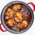 This Chinese chicken thigh recipe is so simple and wonderfully tasty. A marinade of honey, soy sauce, ginger, garlic and sesame. Sounds fantastic right? Yum! | theyumyumclub.com