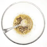 This Chinese chicken thigh recipe is so simple and wonderfully tasty. A marinade of honey, soy sauce, ginger, garlic and sesame. Sounds fantastic right? Yum! | theyumyumclub.com