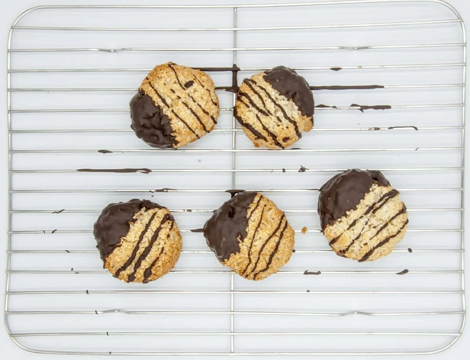 https://theyumyumclub.com/2019/02/05/chocolate-dipped-coconut-macaroons/
