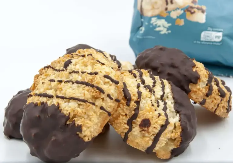 https://theyumyumclub.com/2019/02/05/chocolate-dipped-coconut-macaroons/