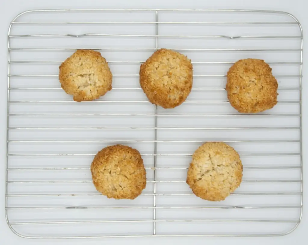 https://theyumyumclub.com/2019/02/05/chocolate-dipped-coconut-macaroons/