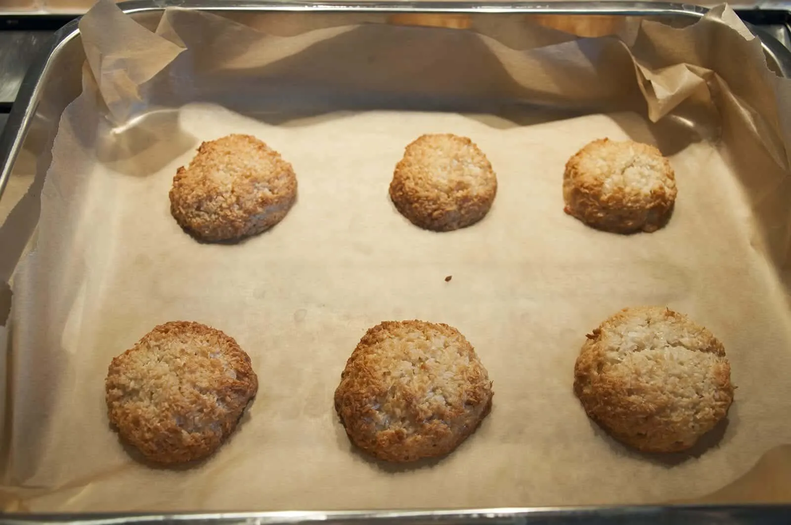 https://theyumyumclub.com/2019/02/05/chocolate-dipped-coconut-macaroons/