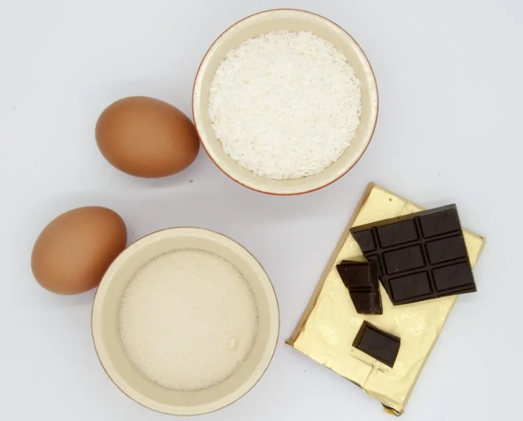 https://theyumyumclub.com/2019/02/05/chocolate-dipped-coconut-macaroons/
