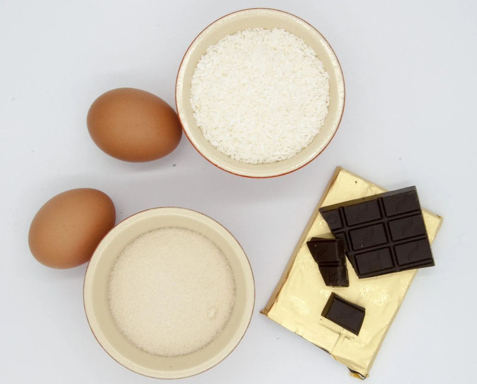 https://theyumyumclub.com/2019/02/05/chocolate-dipped-coconut-macaroons/