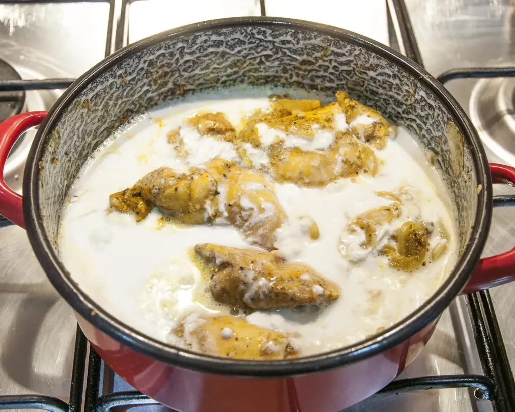 https://theyumyumclub.com/2019/03/12/chicken-thigh-curry/