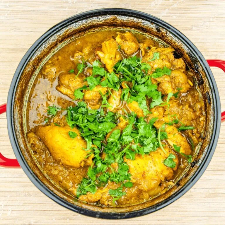 https://theyumyumclub.com/2019/03/12/chicken-thigh-curry/
