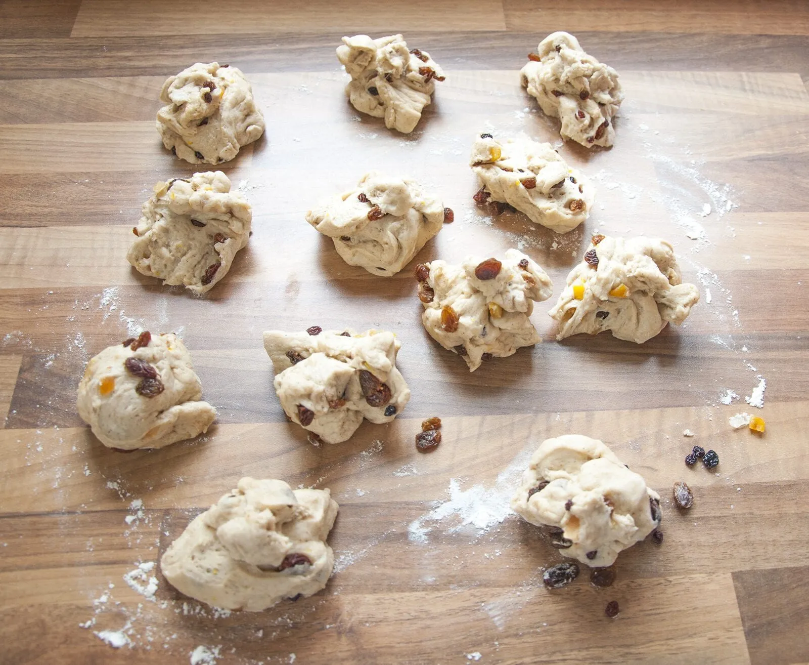 It's Easter so hot cross buns are on the menu!! What a joyous moment. Homemade hot cross buns. Simple to make and so delicious. Yum! Yum! | theyumyumclub.com