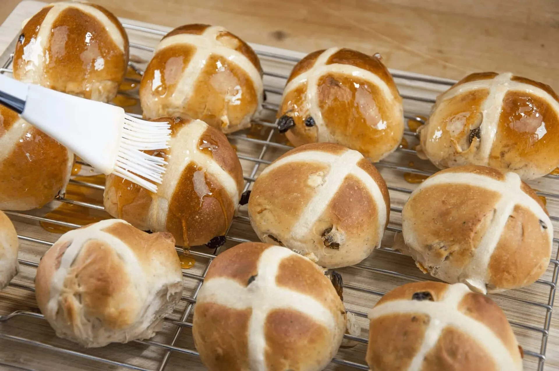 It's Easter so hot cross buns are on the menu!! What a joyous moment. Homemade hot cross buns. Simple to make and so delicious. Yum! Yum! | theyumyumclub.com