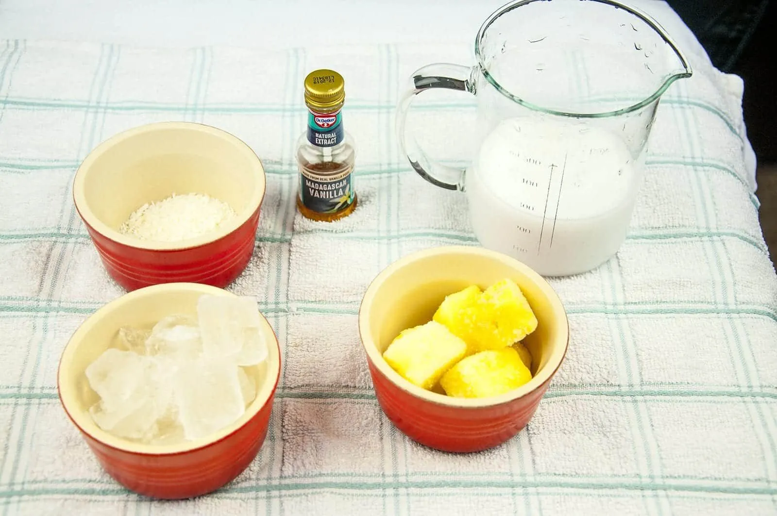 Ever fancied a cocktail first thing? Well, you can now. Virgin Pina Colada. The wonderful taste of coconut and pineapple without the alcohol. Healthy too! | theyumyumclub.com