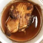 We all know pulled pork nachos but how about tangy pulled pork shoulder Doritos! Tangy cheese Doritos covered in spicy slow-cooked pork shoulder drowned in melted cheddar cheese. Yum! | theyumyumclub.com